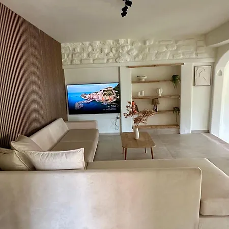 דירה The Garden Loft