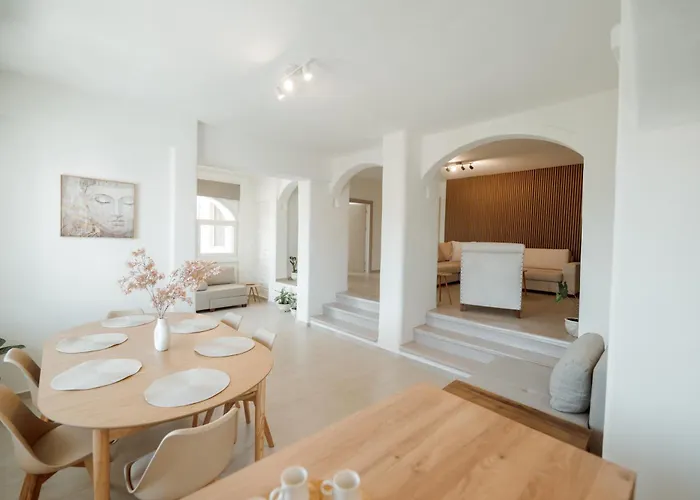 דירה The Garden Loft